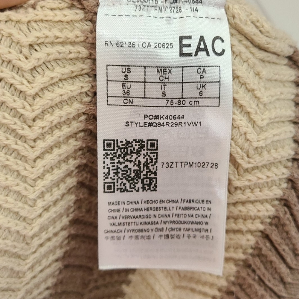 Guess Sweater - Picture 4 of 4